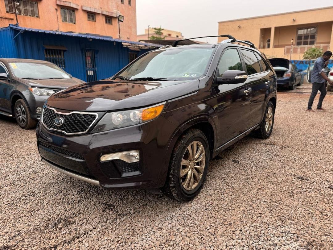 Kia Sorento SX 2014, Full Options, Essence, boîte automatique, 6 cylindres, Bouton Start, Toit panoramique, Salon cuir 7 places.