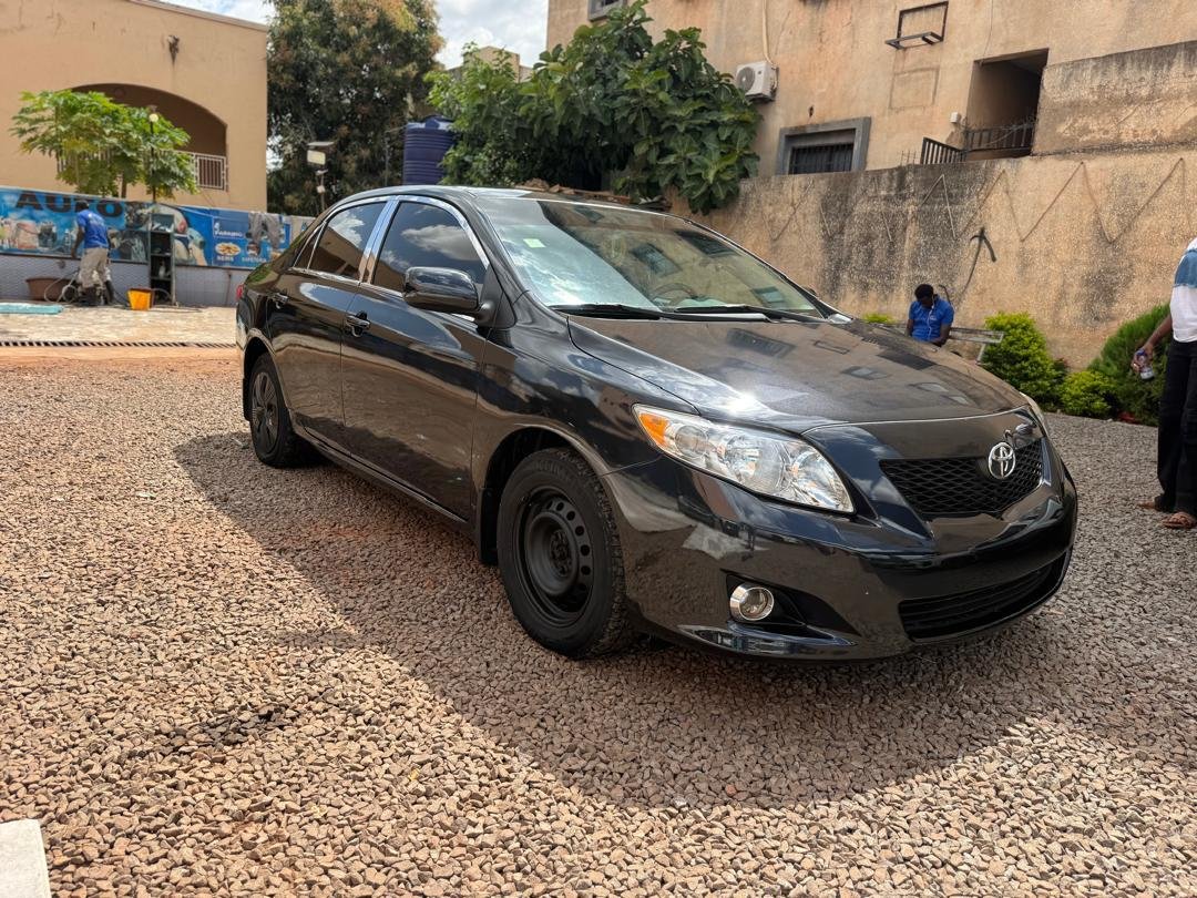Toyota Corolla CE 2010, Essence boîte, automatique, VVTI, 4 cylindres climatisé