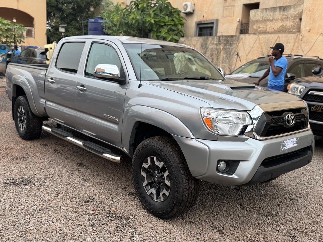 Toyota Tacoma 2014 SR5, Essence, boîte automatique 6 cylindres, Châssis Long Jante 2024